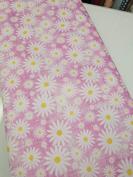 Mook White Daisy on Distress Pink